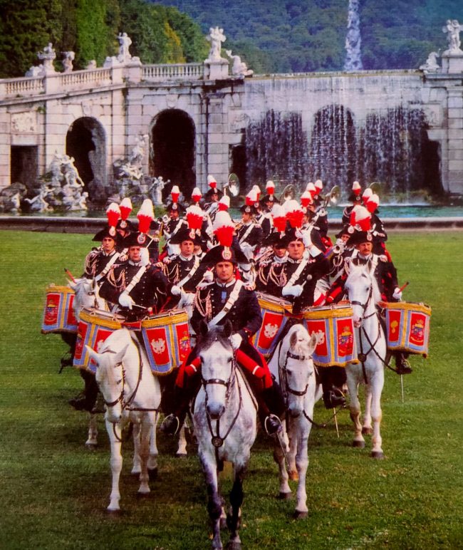 Fanfara del Reggimento Carabinieri a Cavallo. Caserta, Parco Reale - 1998.